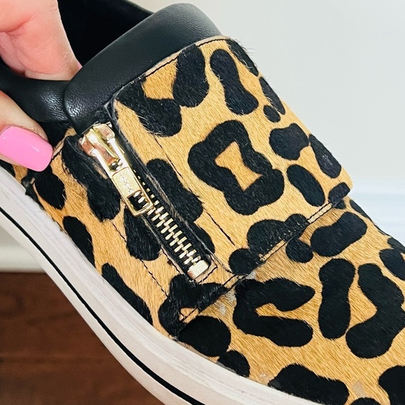 Real Calf fur and leather sz 8.5 Vaneli sport Leopard Print Slip-On Sneakers - Picture 2 of 6